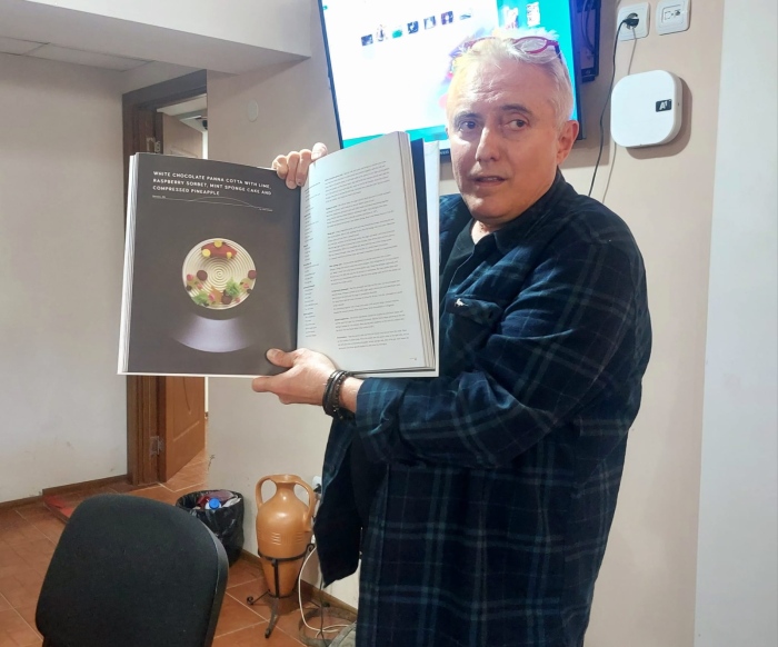 Еталон в кулинарната фотография гостува на Гимназията по туризъм във Велико Търново