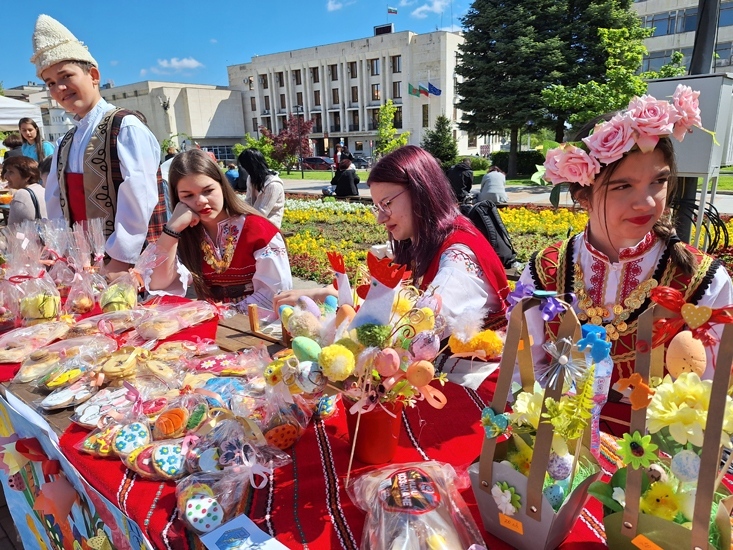 С Великденски базар и концерт децата на община Горна Оряховица подкрепят добри каузи