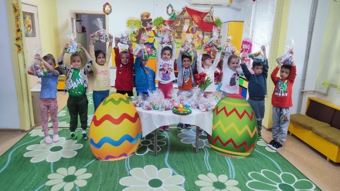 Община Свищов подслади празника на най-малките