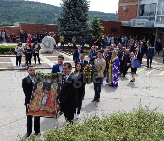 ВТУ „Св. св. Кирил и Методий” отбеляза патронния си празник в юбилейната година 