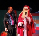 Децата посрещат Дядо Коледа с Куклен театър ВЕСЕЛ и в Елена