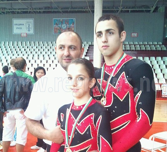 Теодор Великов се връща на акробатичния квадрат в двойка с олимпийската шампионка Мариела Костадинова