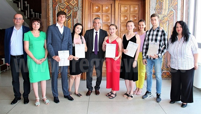 Ректорът на ВТУ връчи сертификати на чуждестранни студенти 