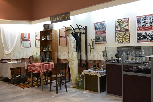 Изложба „Алкохол & Амбалаж” гостува на Благоевградския исторически музей