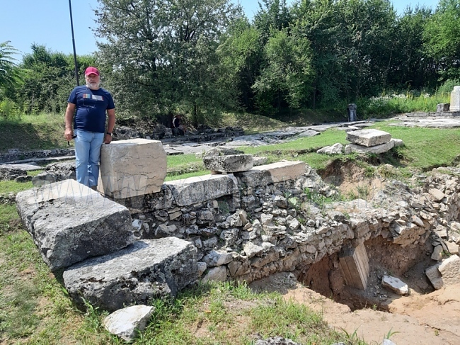 В Никополис ад Иструм археологът Иван Църов продължава разкриването на Форумния комплекс 