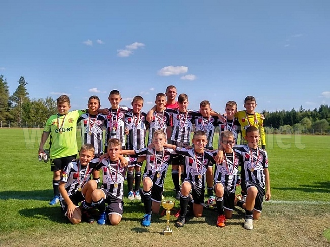 12-годишните „локомотивци” загряха за първенството с шампионска купа в Елена