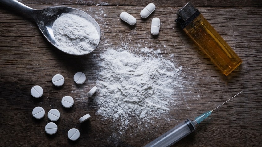 Арестуваха мъж за притежание на амфетамин и хероин 