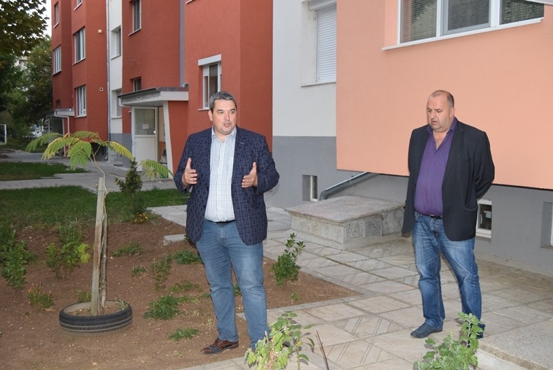 Живеещите на ул. „Раховец“ № 5, 7 и 9 в Горна Оряховица са доволни от санирането на жилищния блок