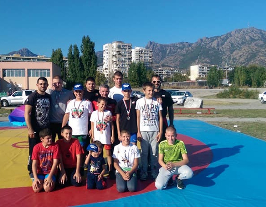 Борците на „Локомотив” спечелиха пет медала от турнира „Станка Златева”