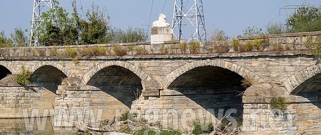 Затварят Александровския мост на Първомайци заради асфалтиране