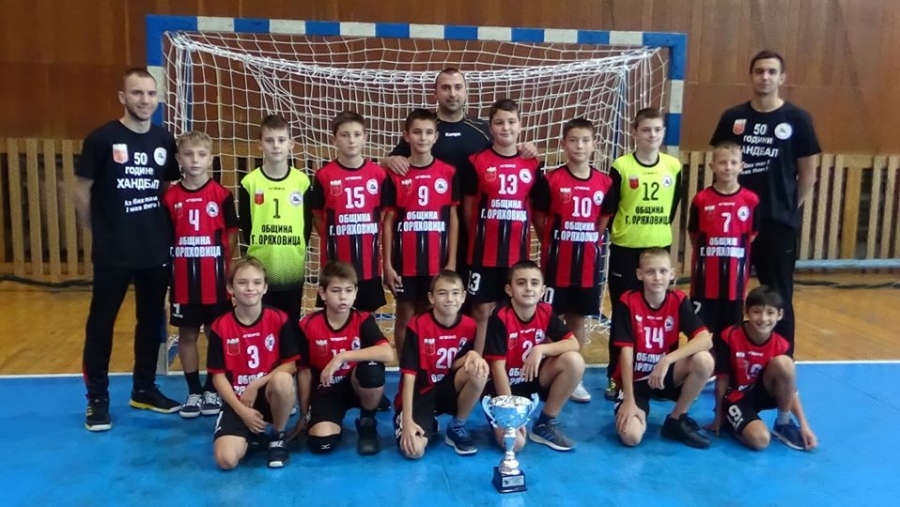 Две победи и загуба за 12-годишните хандбалисти на „Локомотив”