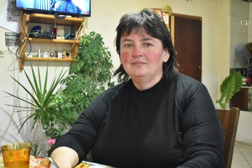 Първата приемна майка в Горнооряховско остана сама с три деца, две от които е осиновила