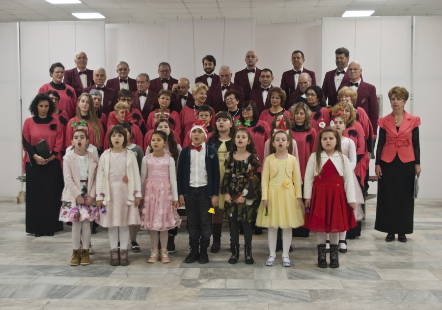 Хор „Славянско единство“ изпрати успешната юбилейна 2019 година с  Коледен концерт