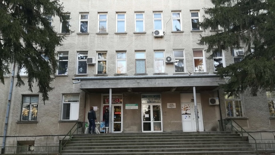 Запалил се вентилатор в Болницата в Горна Оряховица вдигна Пожарната на крак