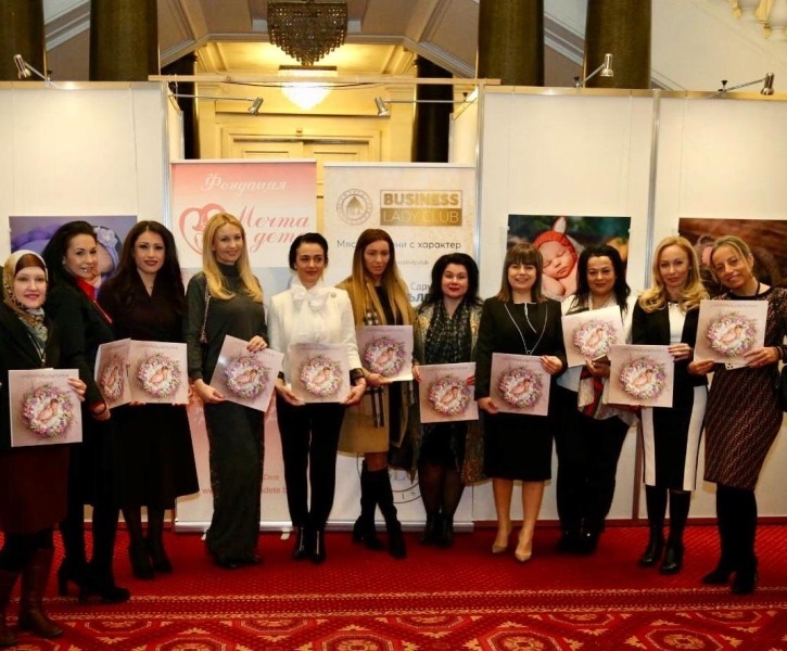 Със съдействието на Станислава Стоянова в Парламента бе подредена благотворителна изложба в подкрепа на двойки с репродуктивни проблеми