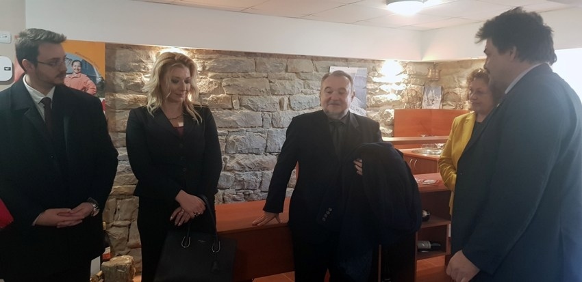 Посланикът на Северна Македония посети Гимназията по туризъм „Д-р Васил Берон“