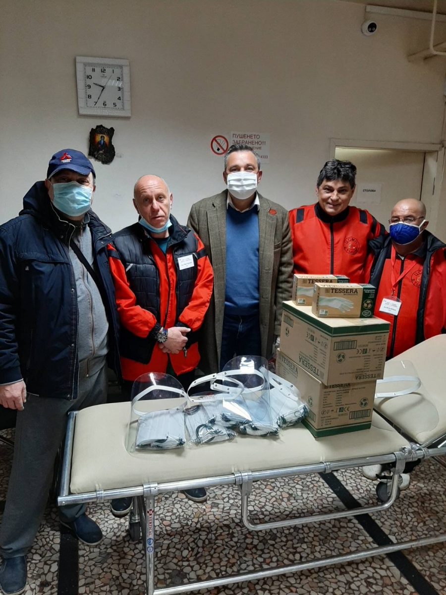 БСП дари предпазни средства за Спешна помощ в Горна Оряховица