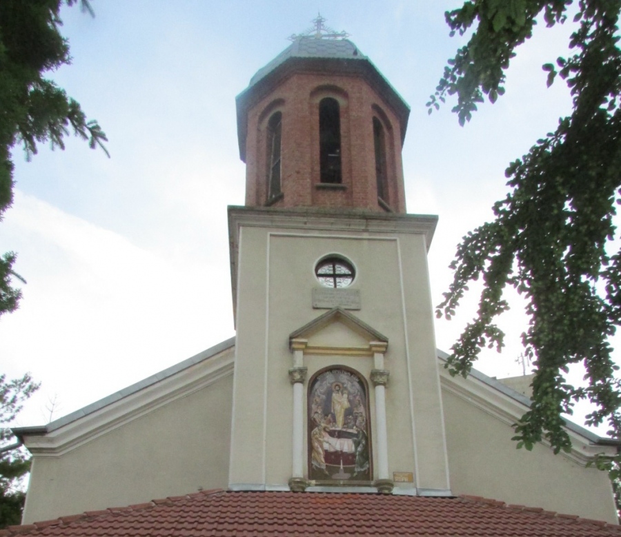 Църквите в община Горна Оряховица са подготвени за великденските служби, без минаване под Плащеницата на Разпети петък