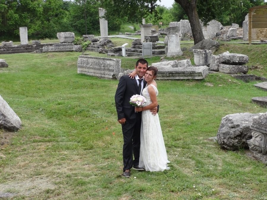 Влюбени сключиха граждански брак в Никополис ад Иструм 