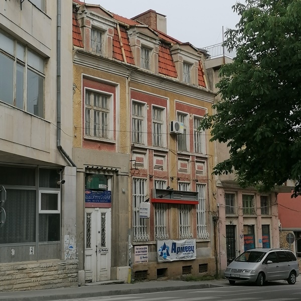 Търсят се купувачи за Банка „Буров“ в Горна Оряховица
