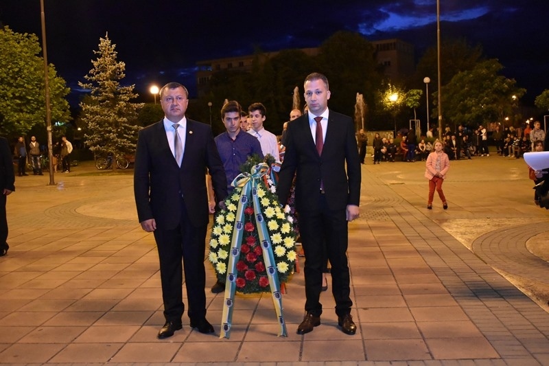Павликени се поклони пред паметта на Ботев и загиналите за свободата на България