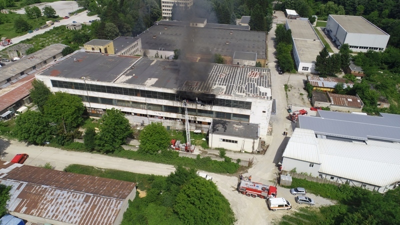 Гори склад край квартал „Чолаковци“, пожарът е овладян 