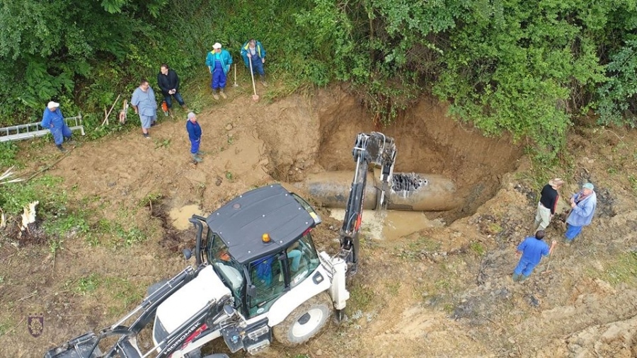 Очаква се аварията на водопровода край Присово да бъде отстранена през нощта 