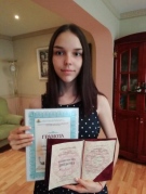 Абитуриентка от Свищов получи Национална диплома