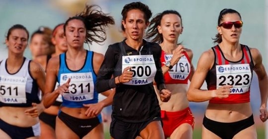 Моника Георгиева беше близо до втори медал от Държавното, остана четвърта на 800 метра