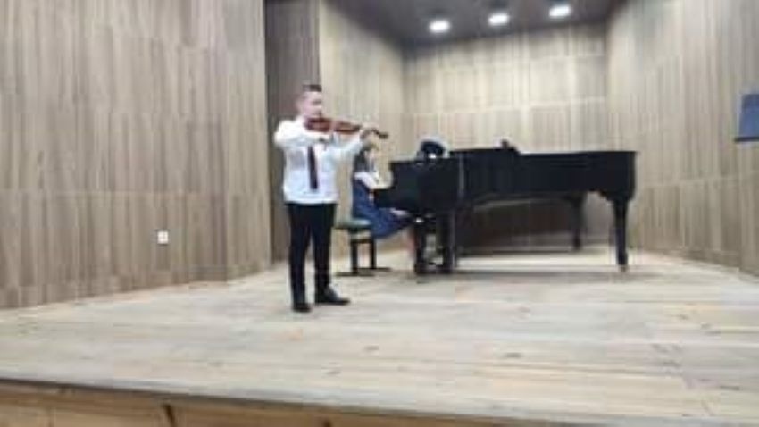 Талантливият 8-годишен Константин Николов участва във фестивала „Варненско лято” и в майсторския клас на Минчо Минчев 