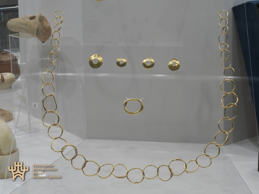 Копие на Хотнишкото съкровище – най-старото обработено злато в света, може да се види в Археологическия музей във Велико Търново