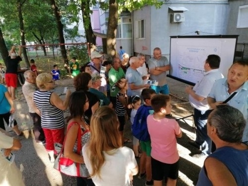 Представиха на жителите на ул. „Патриарх Евтимий“ в Свищов проекта за подобряване на градската среда