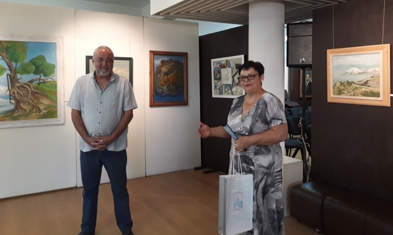 Художникът Пламен Терзиев представи юбилейната си изложба  „Живопис“ в Свищов