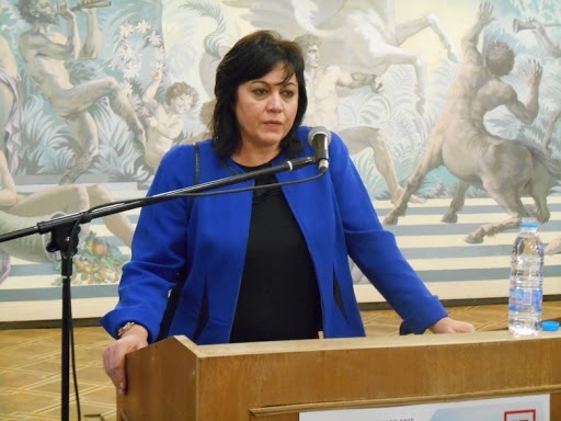 Корнелия Нинова: В цял свят правителствата се опитват да спасят икономиката, българското правителство я убива