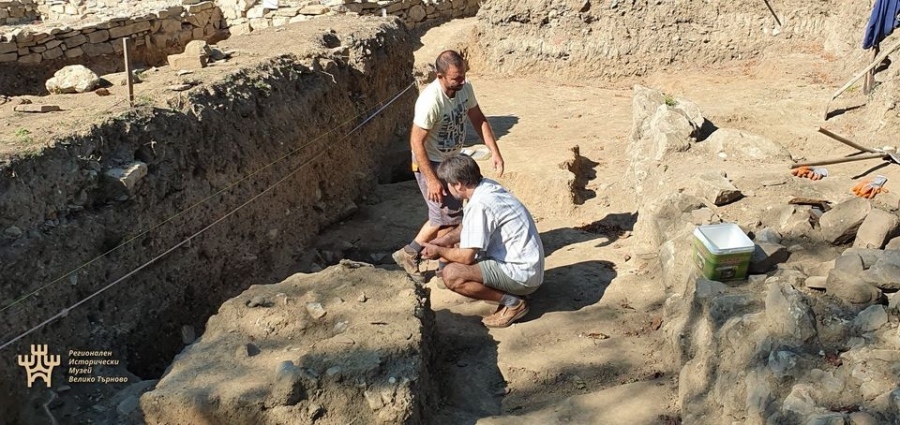 Гробове от V-VI в. разкриха при разкопки под Царевец