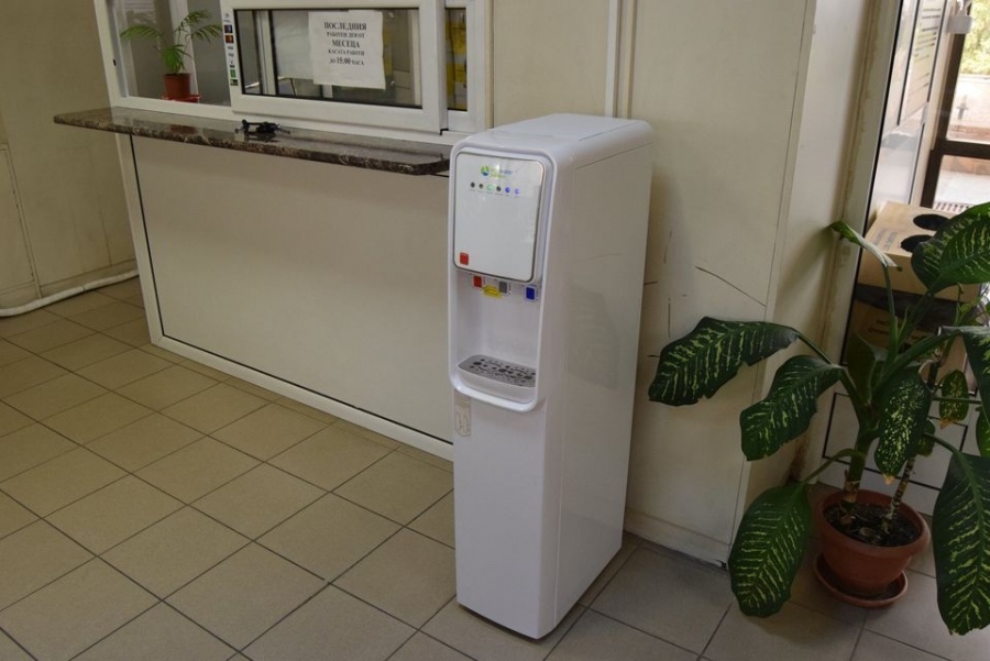 Автомати за вода поставиха в Информационния център в Община Горна Оряховица