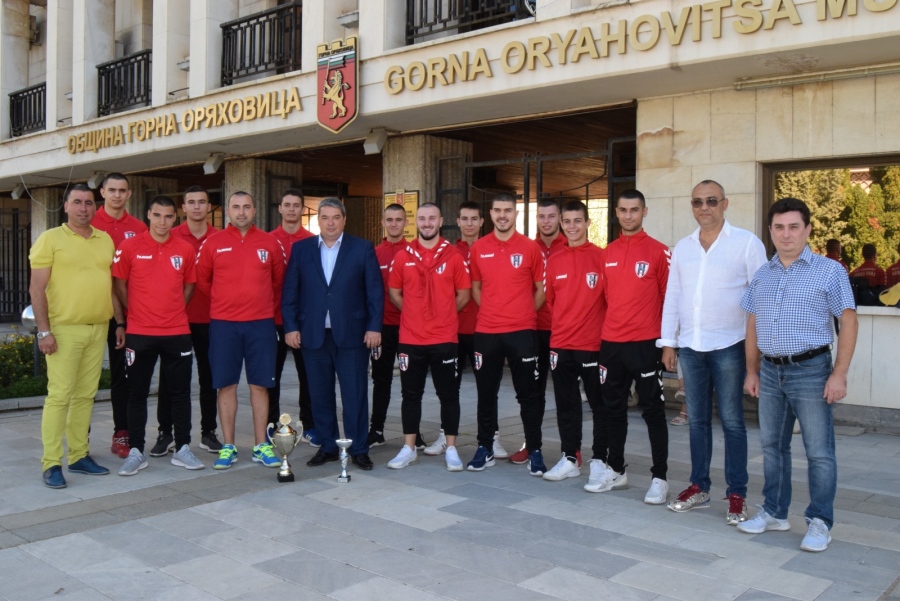 Кметът на Горна Оряховица се срещна с хандбалистите на „Локомотив“