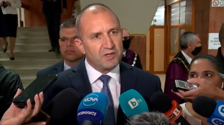 Президентът Радев във Велико Търново: Докладът на Европейската комисия констатира очевидни от години проблеми за българите 