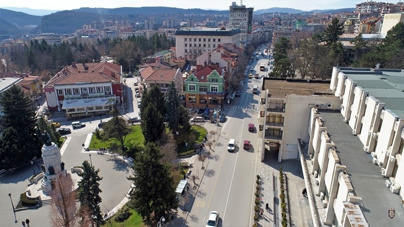 40 деца и младежи от социални услуги във Велико Търново получиха компютри и таблети 