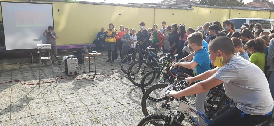 Велокино на открито гостува на учениците от ОУ «П. Р. Славейков» във Велико Търново