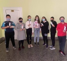 Ученици на СУ „Вичо Грънчаров” изненадаха своите учители със специален жест за Деня на будителите