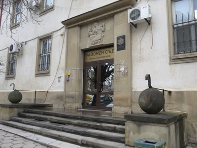 Съдът в Горна Оряховица отлага почти всички дела, насрочени до Коледа