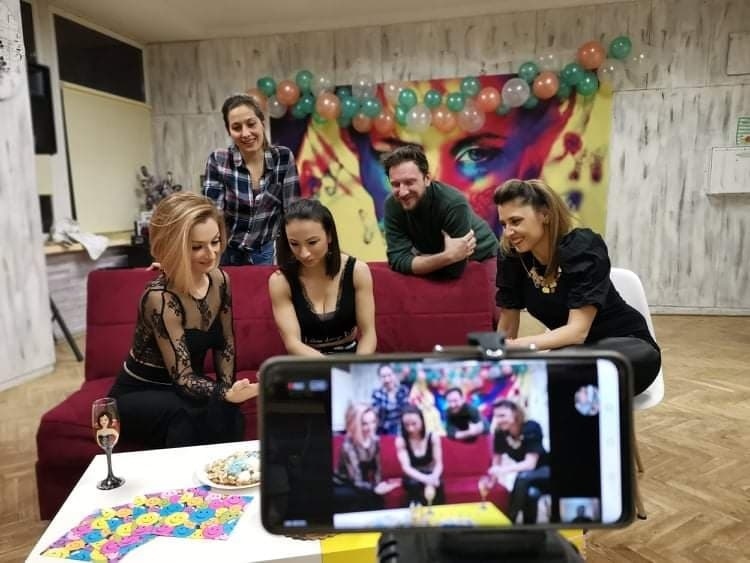 Артисти от САЩ, Гърция и Румъния поздравиха UN BESO за десетия им рожден ден