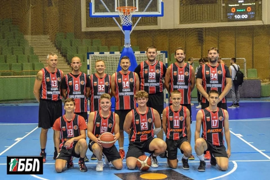 Две домакински победи записаха баскетболистите на „Локомотив” в „А” и „Б” група