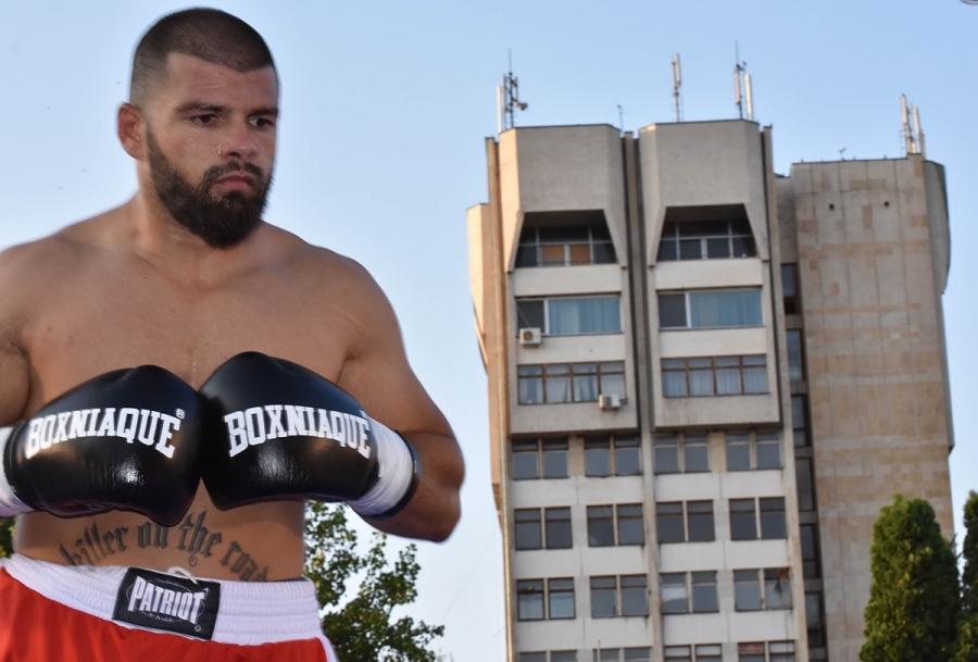 Горнооряховчанинът Борислав Иванов ще подгрява двубой на олимпийския шампион по бокс Тони Йока