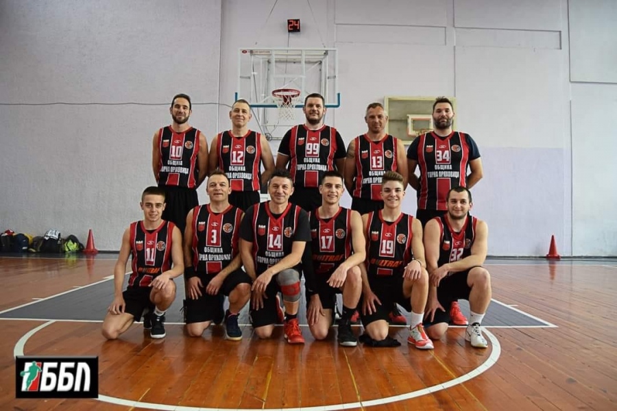 Баскетболният „Локомотив” приключи редовния сезон в „Б група Център” с пета поредна победа