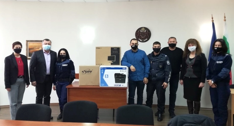 Община Павликени предостави компютърна техника за районните полицейски инспектори
