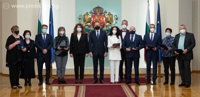 Президентът връчи Почетен знак на д-р Сибила Маринова и доц. Диана Димитрова