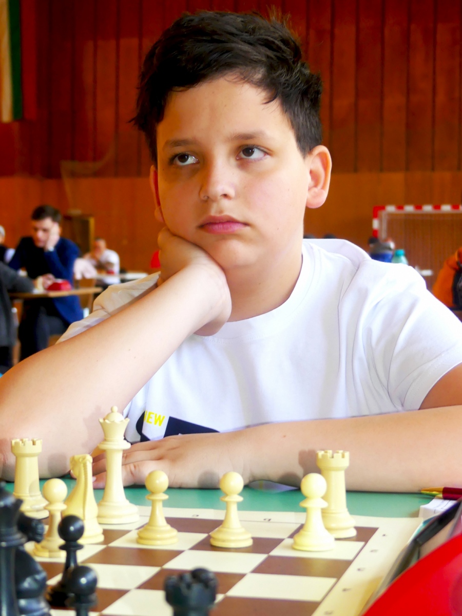 Павликенският шахматист Пресиан Йорданов с отлично представяне и златен медал от купа „Маринополци VI”