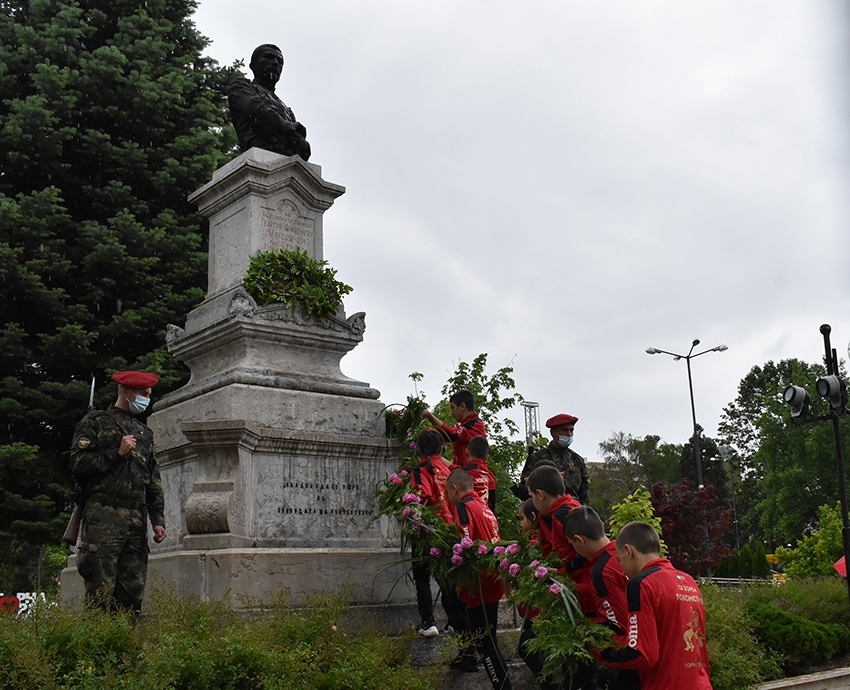 Горна Оряховица отдаде почит на своя Апостол